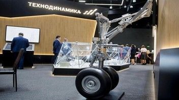 «Технодинамика» выпускает подъемники для авиатранспорта