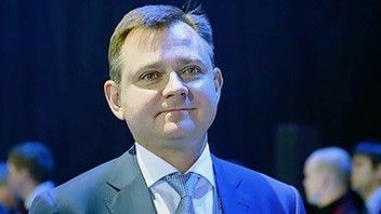 Ю. Слюсарь совместит должности гендиректора «Сухого» и главы ОАК