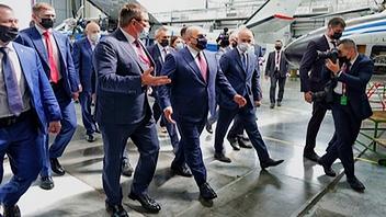 М. Мишустин посетил Уральский завод гражданской авиации