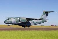 Бразильский транспортник KC-390 испытывают на грунте