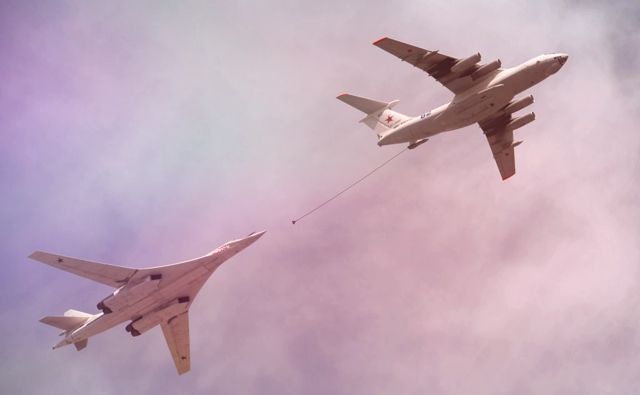 Воздушные авиатанкеры: история и развитие дозаправщиков