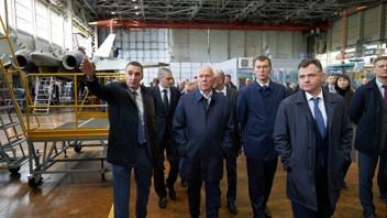 Чемезов посетил производство Су-57 в Комсомольске-на-Амуре