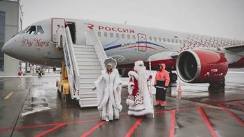 На новогоднюю ёлку Дед Мороз прилетел на МС-21