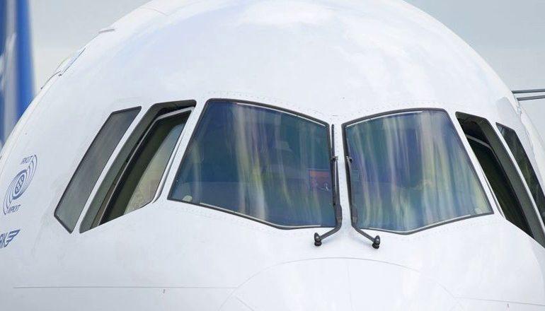 Возобновлён выпуск полимерной плёнки остекления самолётов