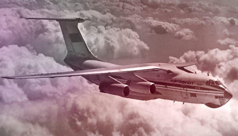 Первый серийный военно-транспортный самолёт Ил-76