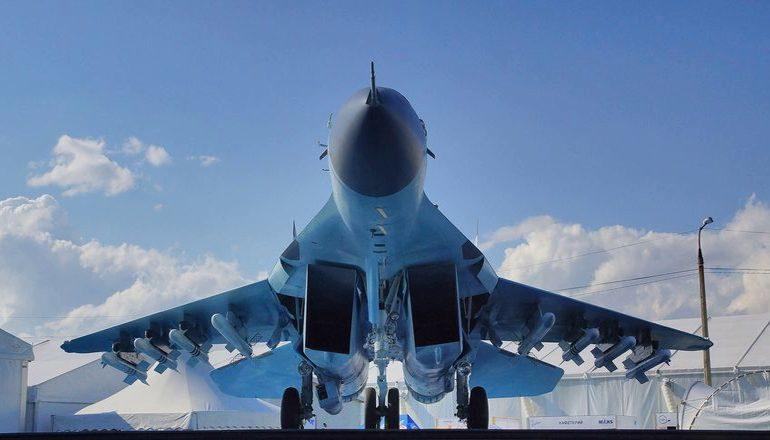 «Армия-2023»: ОАК демонстрирует серийный истребитель МиГ-35