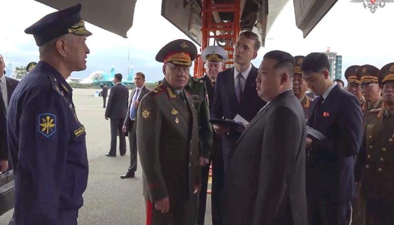 Ким Чен Ыну показали дальнобойные крылатые ракеты Х-БД
