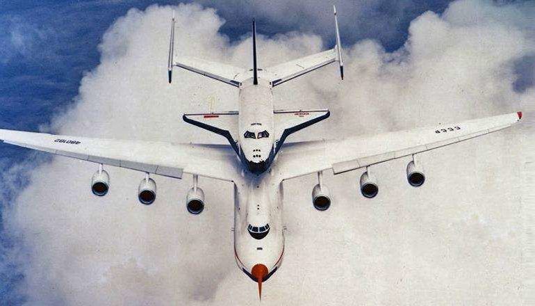 Первый полёт Ан-225 с космическим челноком «Буран»