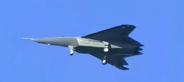 Перспективный китайский истребитель шестого поколения J-36
