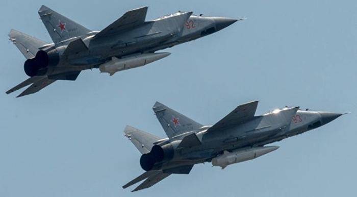 МиГ-31И 50 летию первого полета истребителя-перехватчика МиГ-31