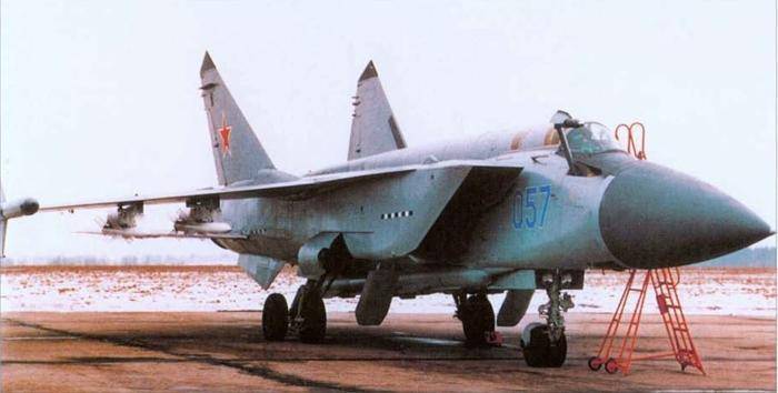 МиГ-31М 50 летию первого полета истребителя-перехватчика МиГ-31
