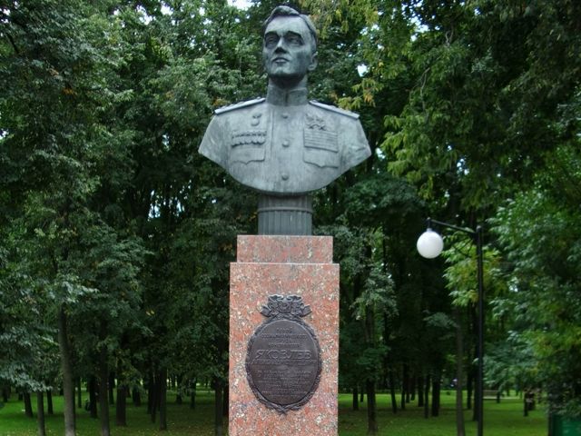 Московские памятники авиаконструкторам