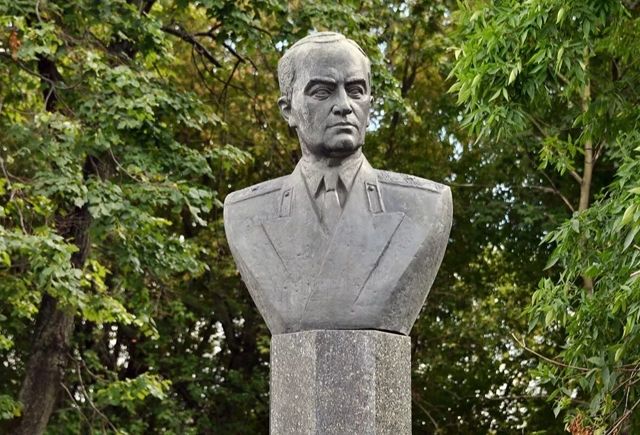 Московские памятники авиаконструкторам