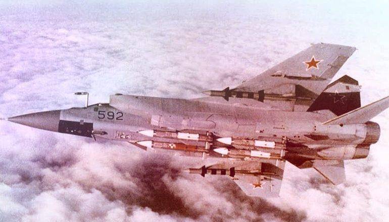 50 летию первого полета истребителя-перехватчика МиГ-31