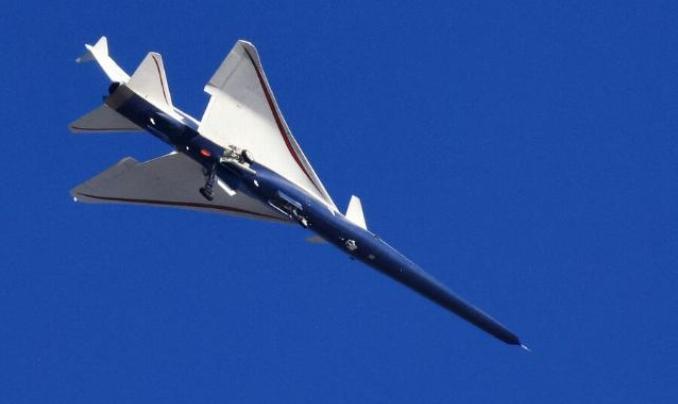 В США впервые испытали "тихий" сверхзвуковой самолет X-59