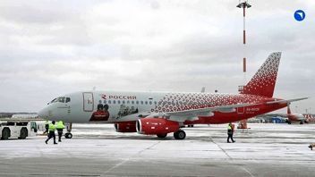 SSJ-100 представлен в уникальной ливрее отряда «ЛизаАлерт»