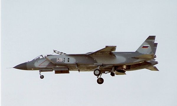 Палубный штурмовик Як-38М: глубоко модернизированный Як-38