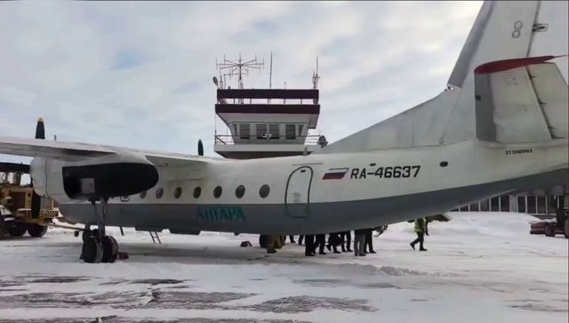 Ан-24 авиакомпании «Ангара» выполнил посадку с одним работающим двигателем