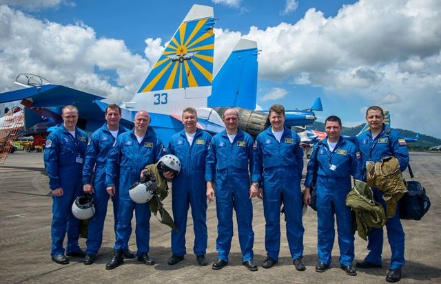 К 35-летию легендарной российской пилотажной группе