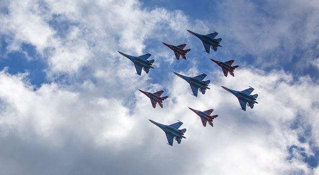 К 35 -летию  пилотажной группы, «Стрижи» высокого полета