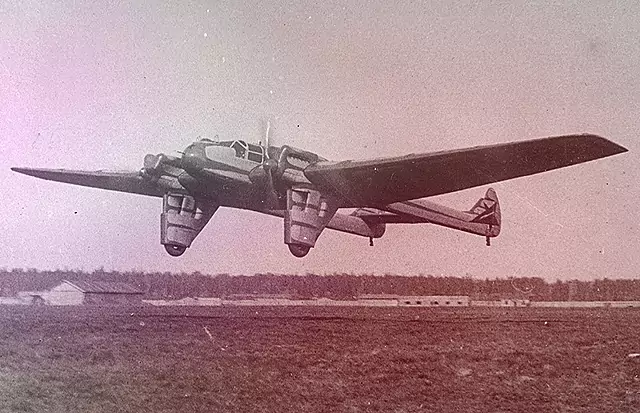 F-37 к 95-летию Военно-транспортной авиации России